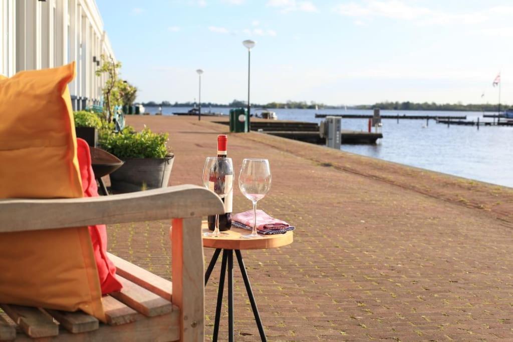 לוסדרכט Luxury Harbour Suite With Private Parking מראה חיצוני תמונה